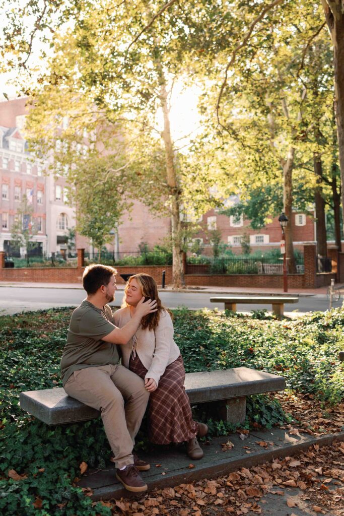 Couple poses for photos in Old City Philadelphia