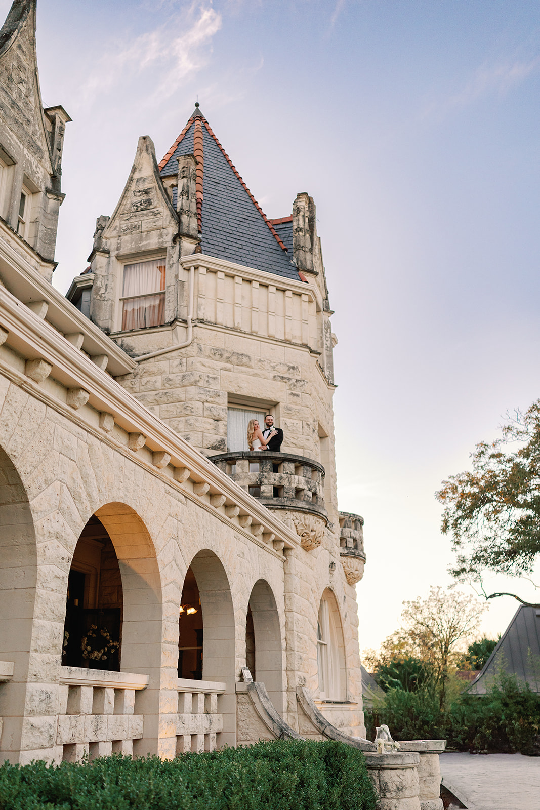Couple on the balcony at Lambermont Events in San Antionio, Texas